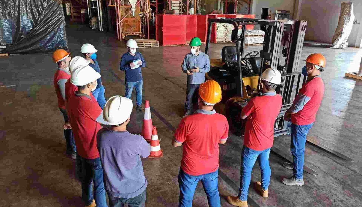 Can Beginners Take an Online Forklift Certification Course